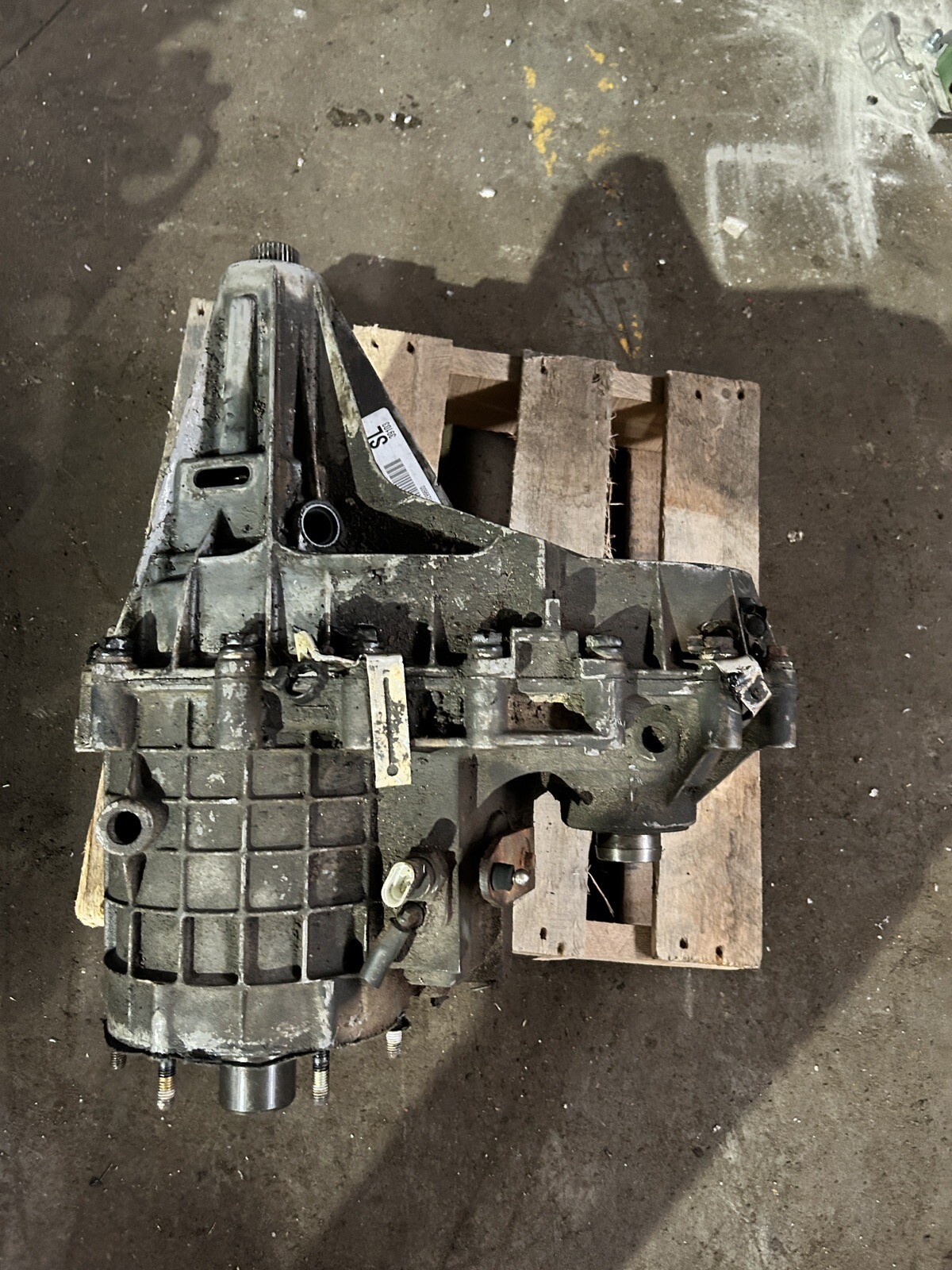 NP 246 Transfer Case (NP8) manual shift hd2500 2004 32 Spline 4l80e NO