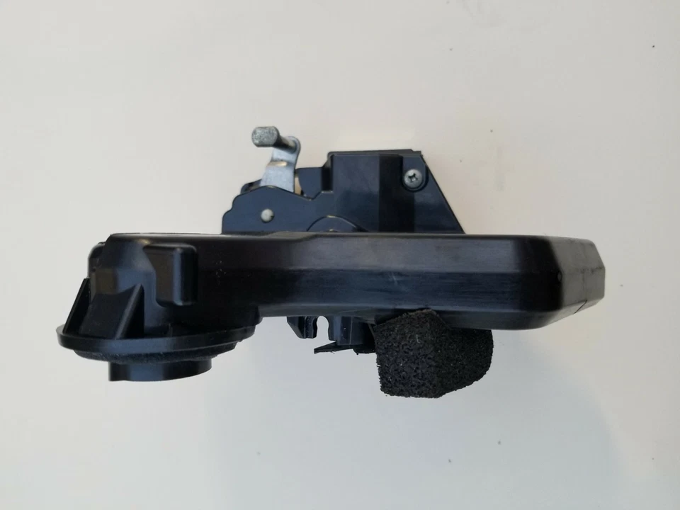 LIFETIME WARRANTY 2003 - 2008 Genuine Pontiac Vibe Rear Right Door Lock Actuator - Image 4 of 4