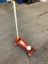 CENTRAL HYDRAULIC FLOOR JACK, 3 TON, 6"- 20" HEIGHT RANGE, 40" HANDLE