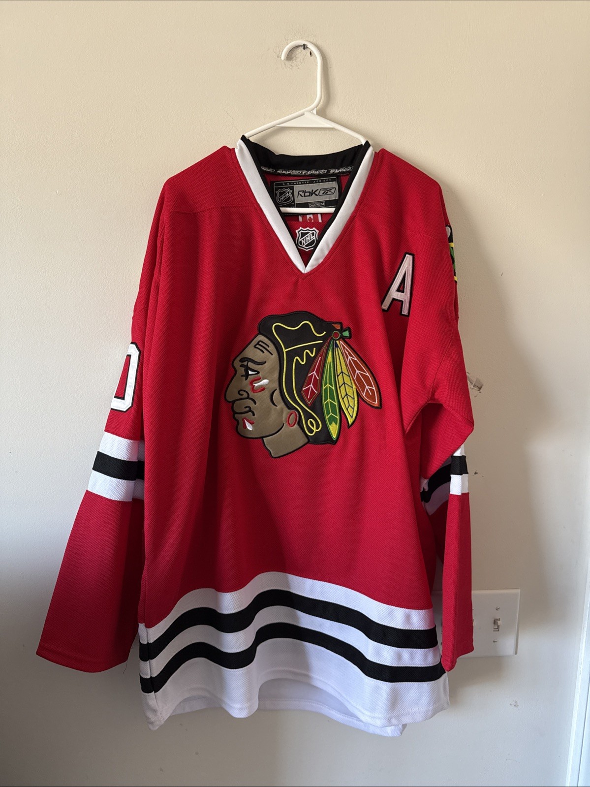 Men’s Reebok CCM VTG Patrick Sharp #10 Blackhawks Authentic Jersey Sz 52 - Red