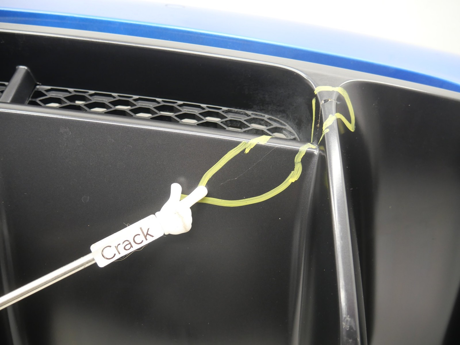 Audi R8 Plus Spyder 2017-2018 Rear Bumper grille P/N 4S0807521A