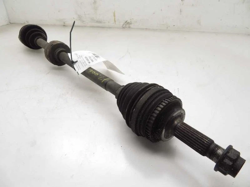 04-06 SCION XA 1,5 L TRACCIÓN DELANTERA EN EL LADO DEL PASAJERO EJE DELANTERO EJE Foto 3 de 4