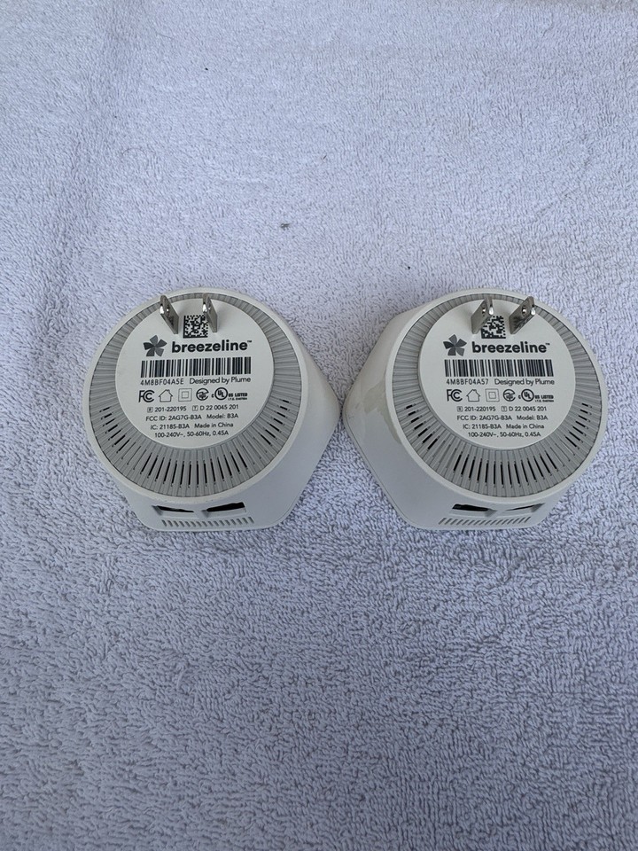 Breezeline Broadband WiFi your way Plug In Extender pod plume Model # ...