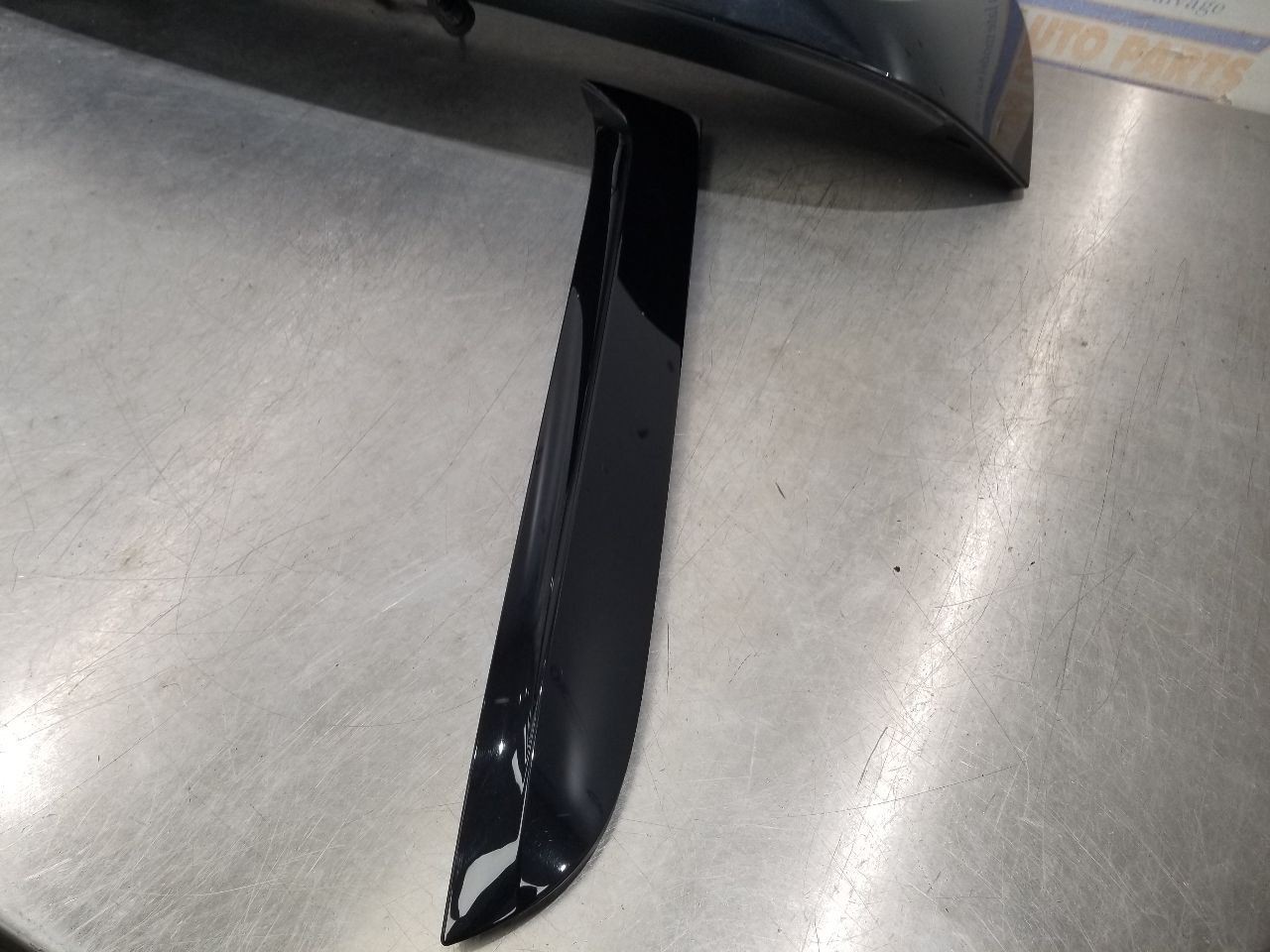 17 BENTLEY BENTAYGA COMPLETE REAR SPOILER ASSEMBLY WITH SIDE TRIM 36A827939C