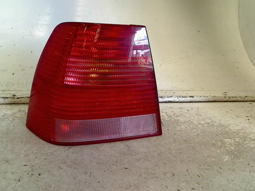 RÜCKLICHT LINKS REAR LIGHT LEFT Volkswagen Bora (1J2) Sedan 2.0 (APK) 1999