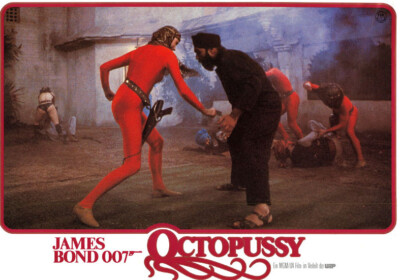 James Bond 007 - Octopussy ORIGINAL Aushangfoto Roger Moore / Maud Adams /K Bedi