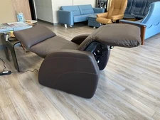 Cozzia AG-6100 Svago ZGR Zero Anti Gravity Recliner Power Chair Chocolate Brown