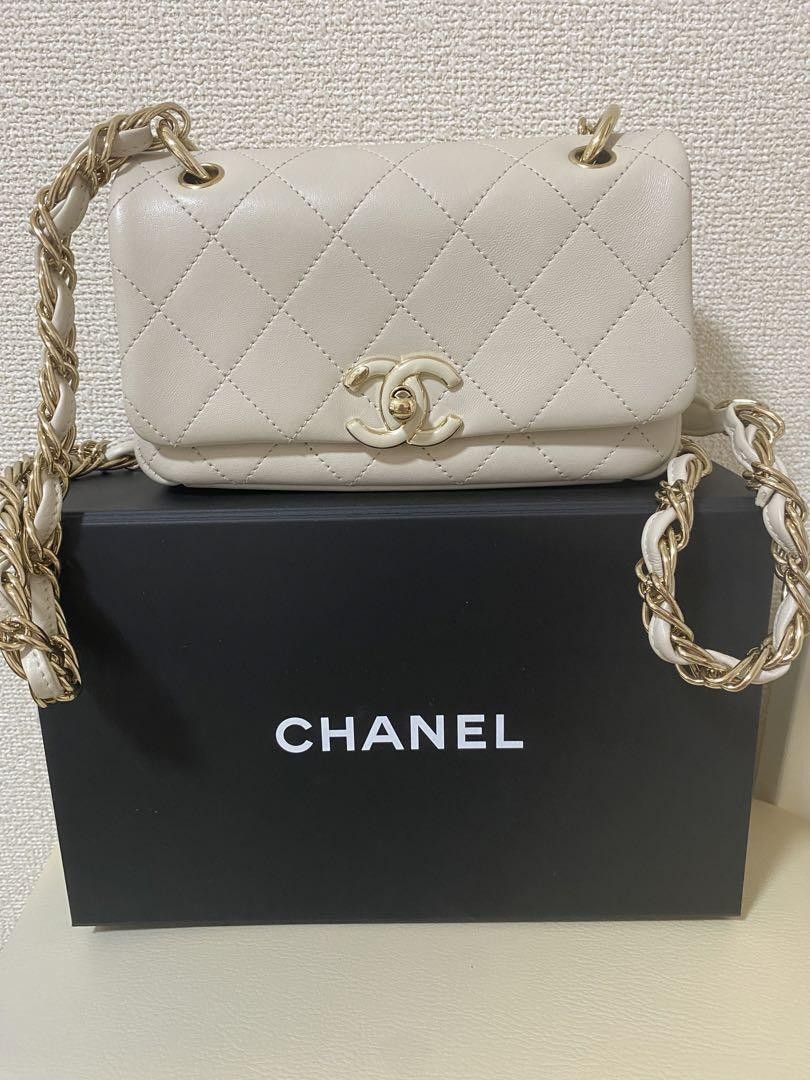 Chanel Quilted Caviar Leather Classic Flap Bag PGE5LM
