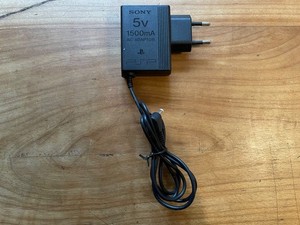 ORIGINAL SONY PLAYSTATION PORTABLE PSP 5V LADEGERÄT (PSP-384 Ladekabel Netzteil)
