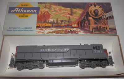 #ad Athearn HO Scale POWERED Southern Pacific 7151 U33 C Diesel Loco $55.99