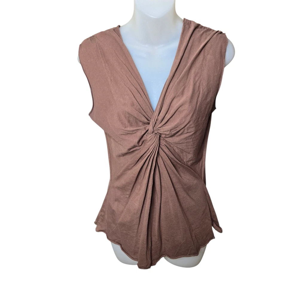 Top Cabi Mujer Twist Front Talla Pequeña Terroso Granola Chic Marrón Algodón Foto 2 de 4