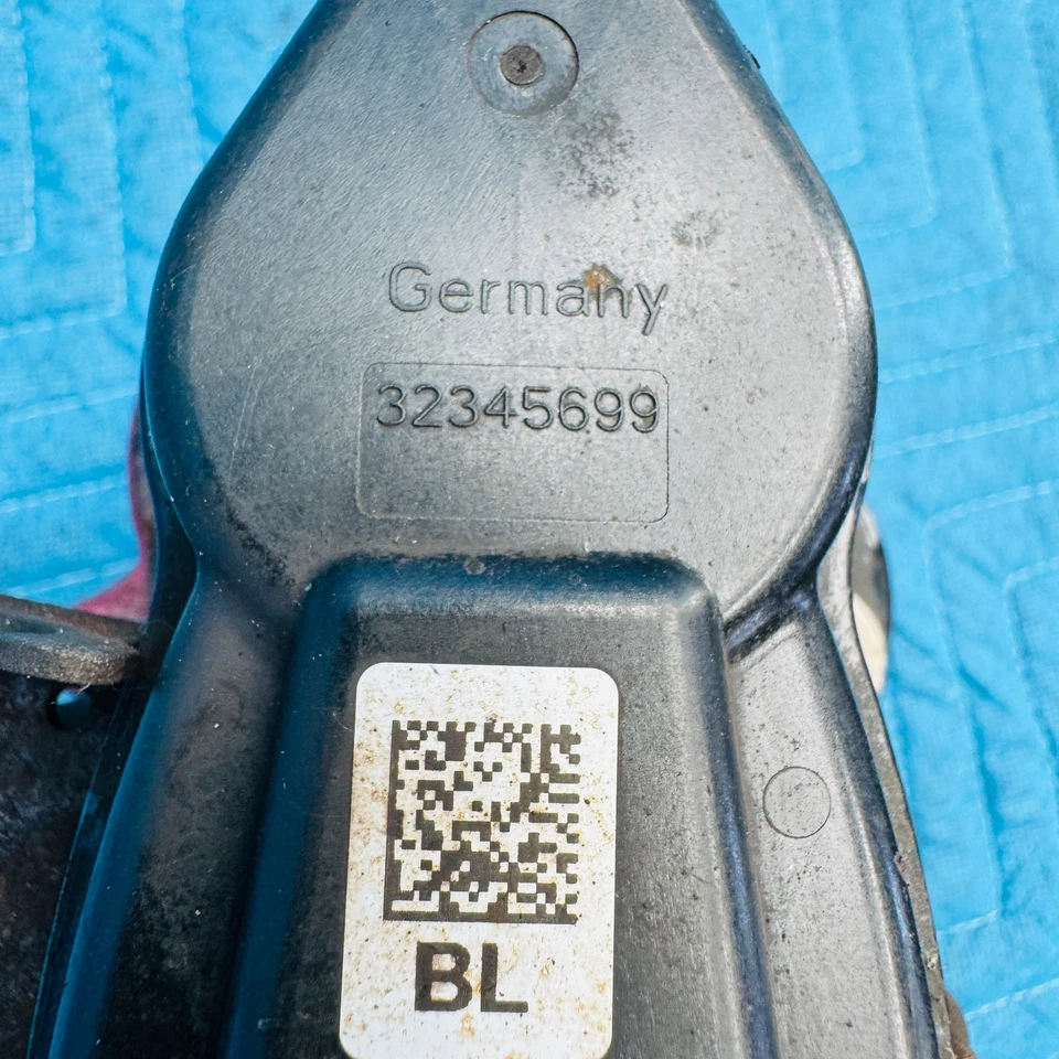 Pinza de freno trasero izquierdo pasajero BMW 650i xDrive 2012-2017 OEM 32345699 Foto 2 de 4