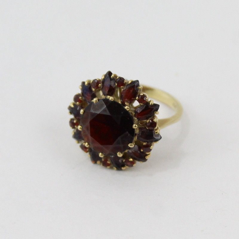 18K Yellow Gold Women's Garnet Cluster Ring Size 3.5 Made in Italy