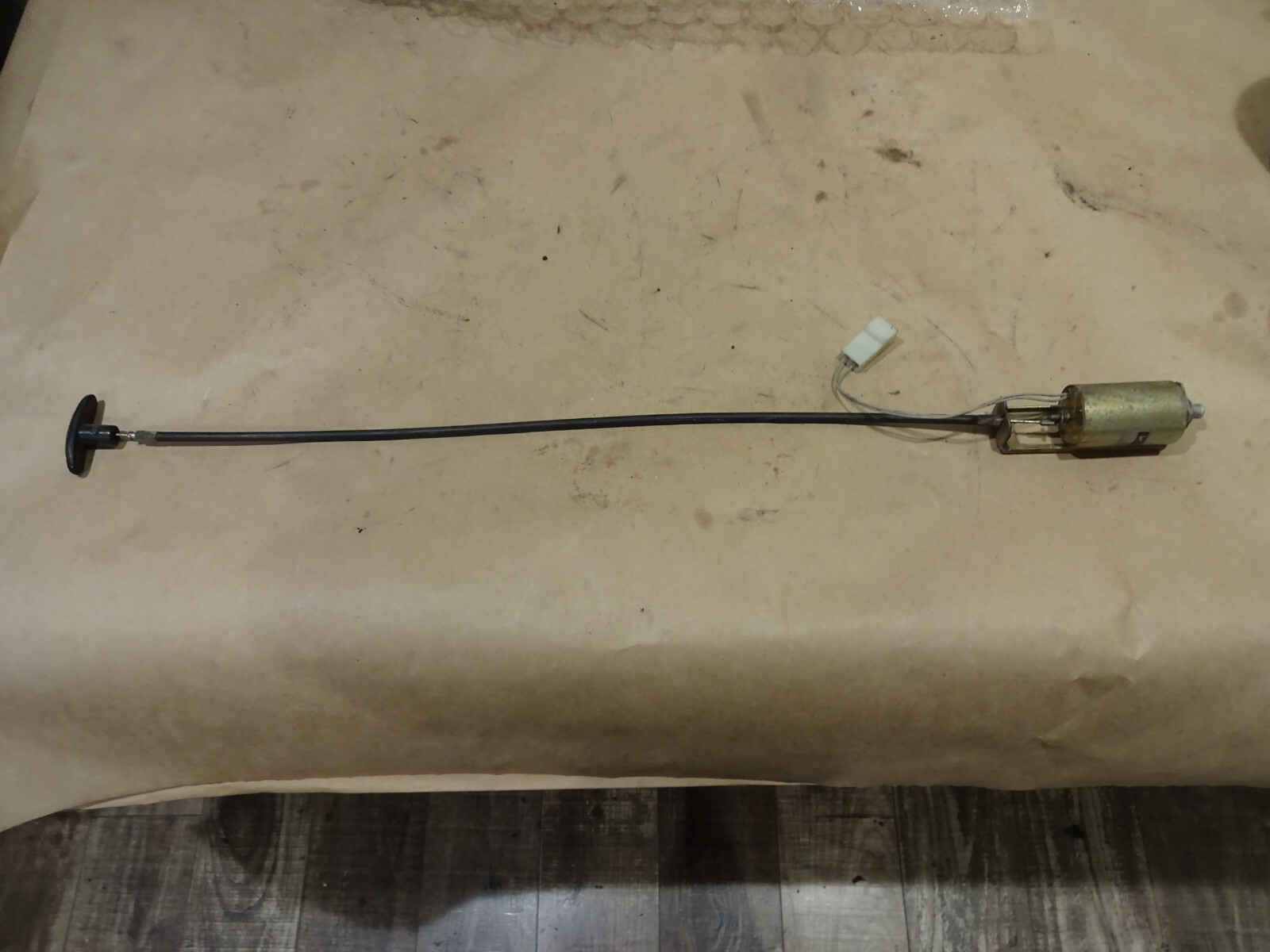 Ferrari 355 Fuel Door Electromagnet, Emergency Cable & Handle P/N 64307500