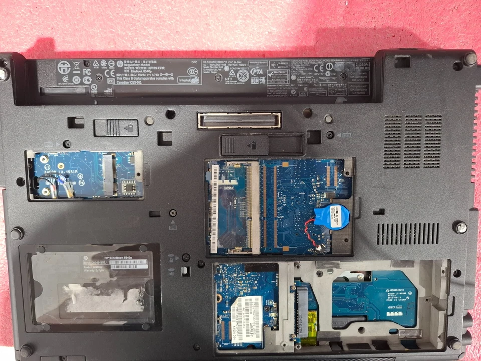 HP EliteBook 8540P 15.6" Intel Core i5 M520 2.40GHz 4GB RAM Foto 4 de 4