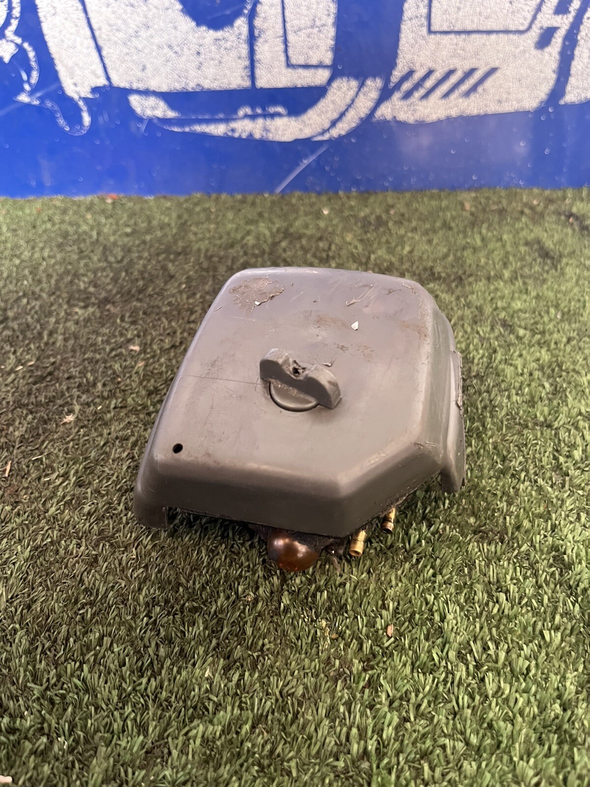 Husqvarna 143r Petrol Strimmer Brushcutter Air filter Housing Assembly