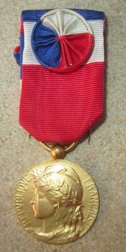 Médaille Éducation Physique - Mme Perraud - Bronze Argenté Avec Coffret Vert