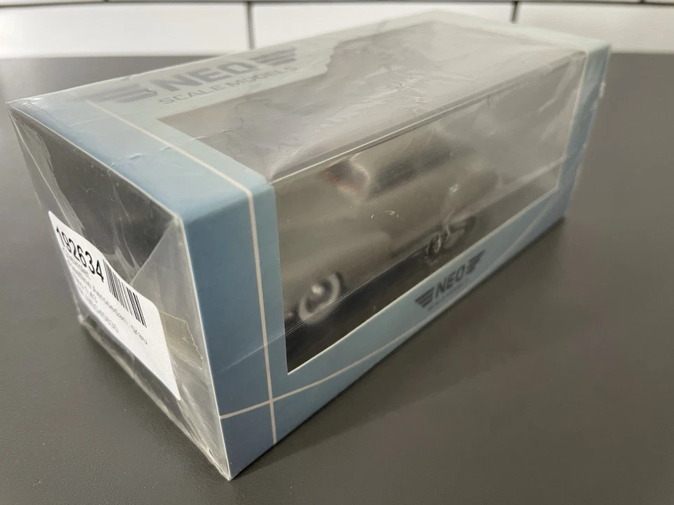 NEO Scale Models 1:43 NEO45830 Chevrolet Fleetline Aerosedan Sealed - Very Rare - Image 4 of 4