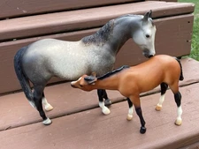 Breyer Lot Of 2 Dapple Gray Thoroughbred Mare & Bay Nursing Foal Horse #3357