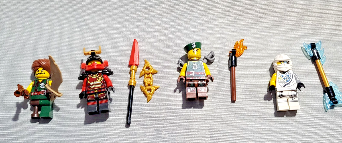 LEGO Ninjago Accessory Set Blister Pack 853544 Complete Nya, Zane