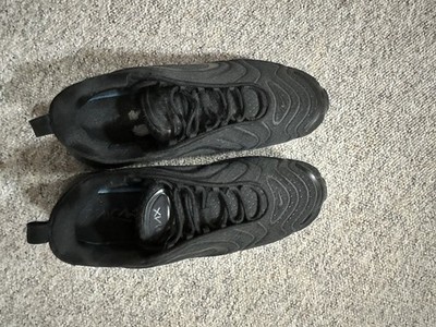 Nike Air Max 720 Größe 44 Schwarz / wie neu / Originalkarton