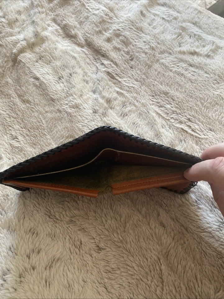 Cartera plegable vintage de cuero mecanizada a mano borde con cordones negro caballo occidental Foto 4 de 4