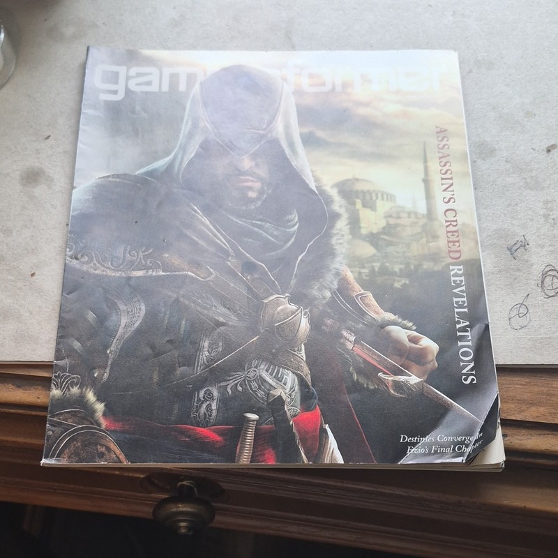 Game Informer Magazine Assassin's Creed Revelations 2011 English Video Games
