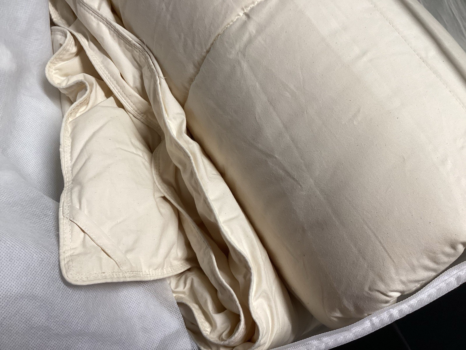 The Company Store Wool Filled All Season Ivory King Comforter W/Gold Flakes New