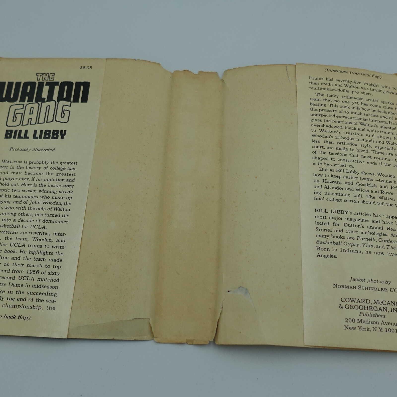 The Walton Gang  by Bill Libby  1974 Hardcover DJ Basketball UCLA College