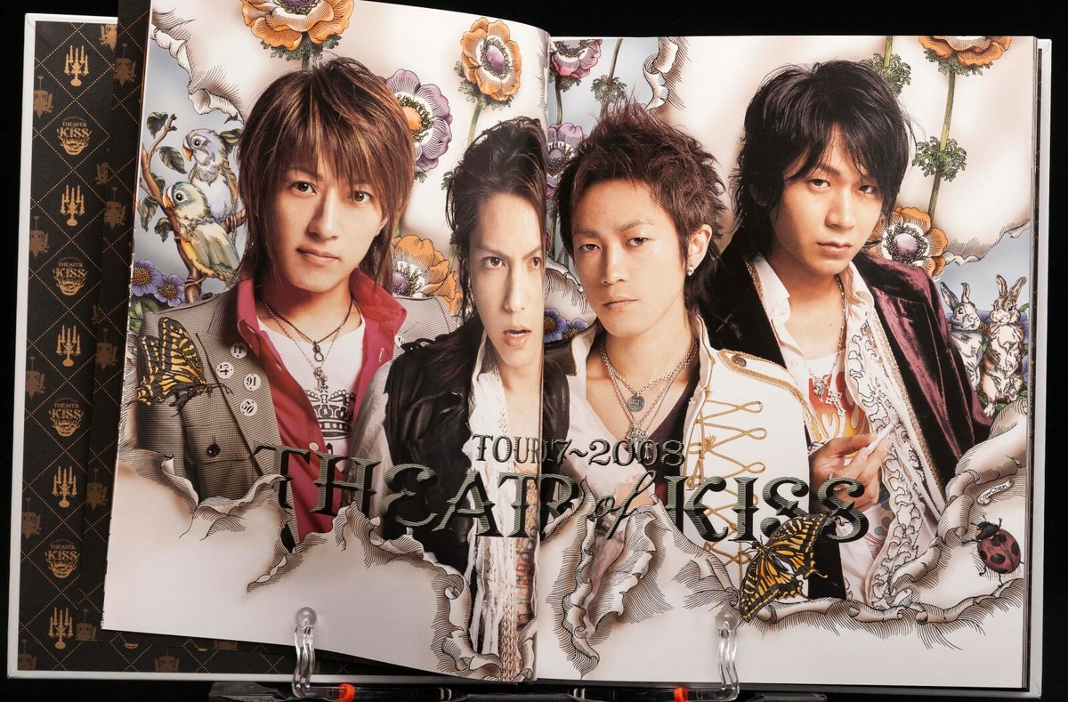 L'Arc~en~Ciel Tour Book 2007~ 2008 Theater of KISS hyde