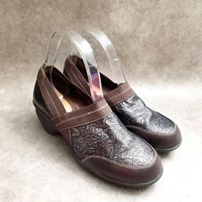 White Mountain Womens Happy Size 7.5 Brown Leather Slip On Loafer Clogs Embossed