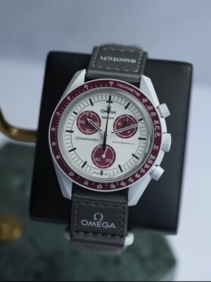 Omega x Swatch Moonswatch Mission to Pluto DE