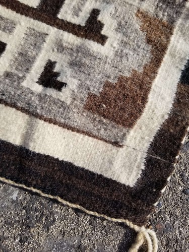 Antique Navajo Hand-woven Native American Two Grey Hills Wool Rug 55x34cm - Picture 10 of 12