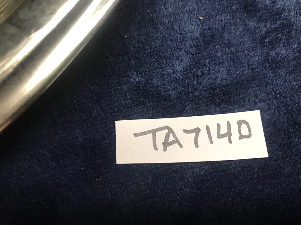 One original 1983 1984 1985 1986 1987 1988 Lincoln Town Car wire spoke hubcap Foto 3 de 4