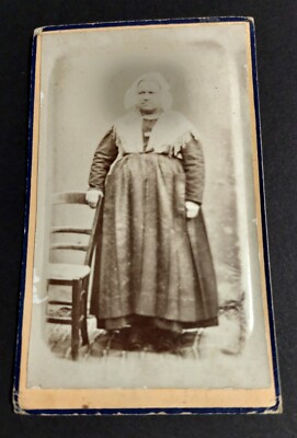 Alte Fotografie 19. Jh. Frau regionale Kopfbedeckung P. De Baldiwia Tours C.D.V.