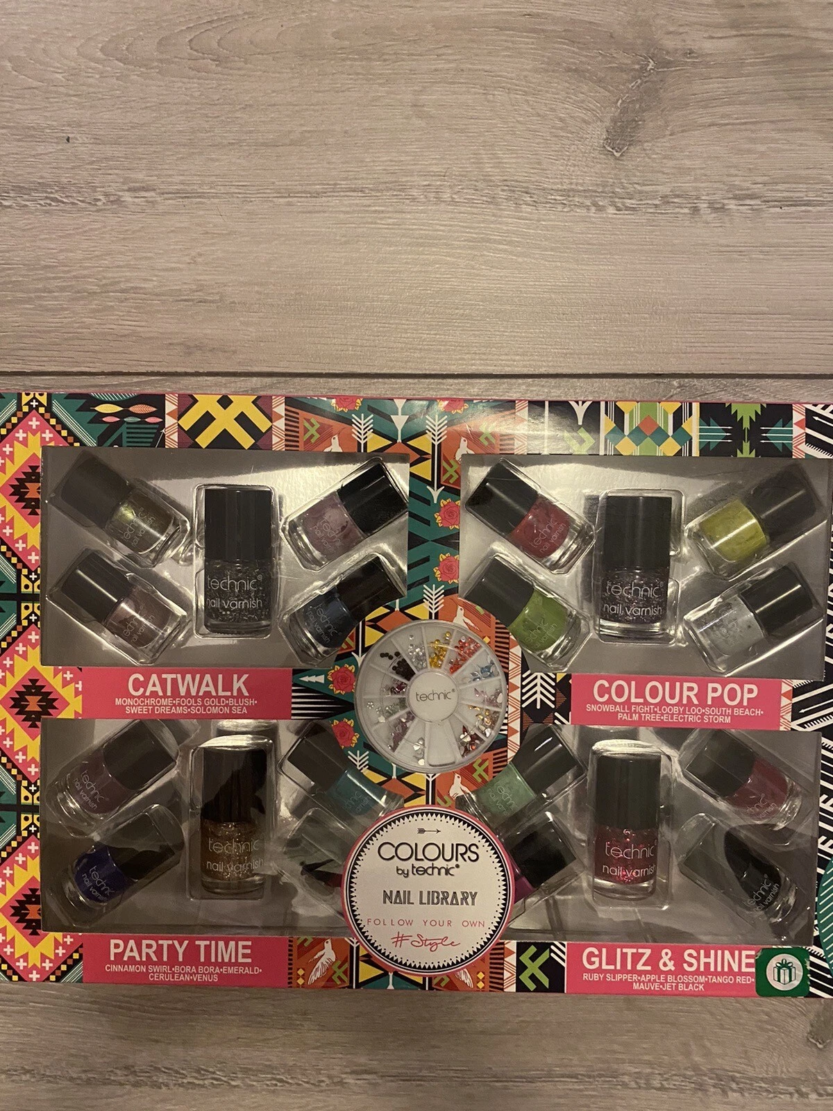 Technic Nail Polish Gift Set With Decorative Gems