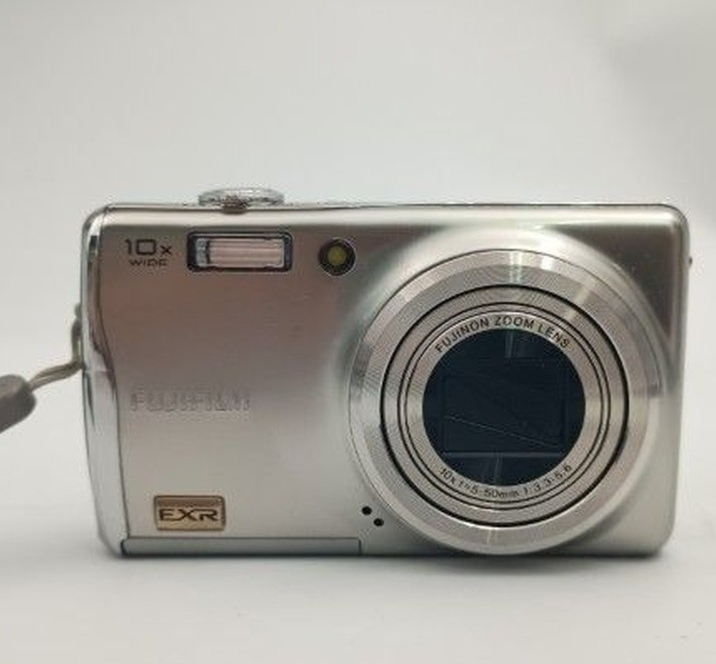 FUJIFILM FinePix F70EXR シルバー 【公式通販】