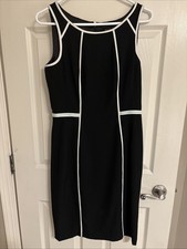 WHITE HOUSE-BLACK MARKET Size 6 Black with White Piping Sheath Dress Sz-6