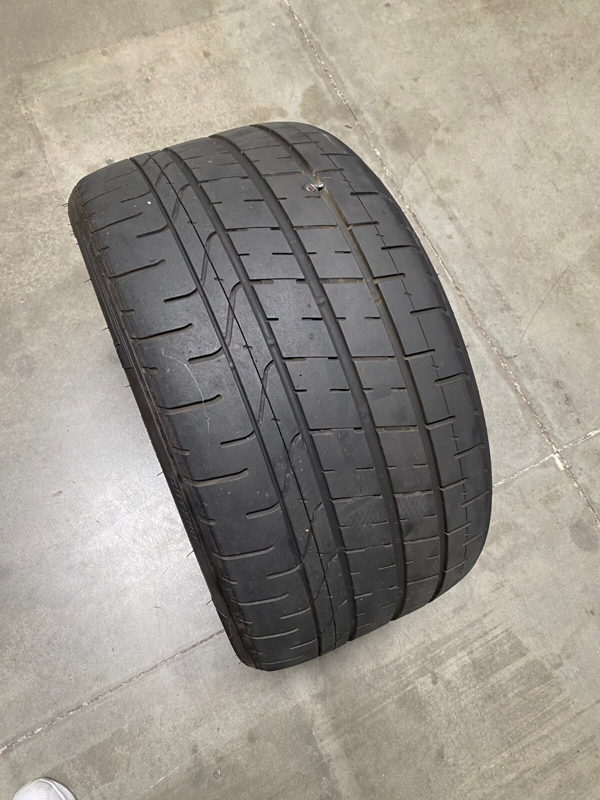 Used McLaren 720s OEM 305/30ZR20 Pirelli PZERO Corsa Asimmetrico Tire, 70% left