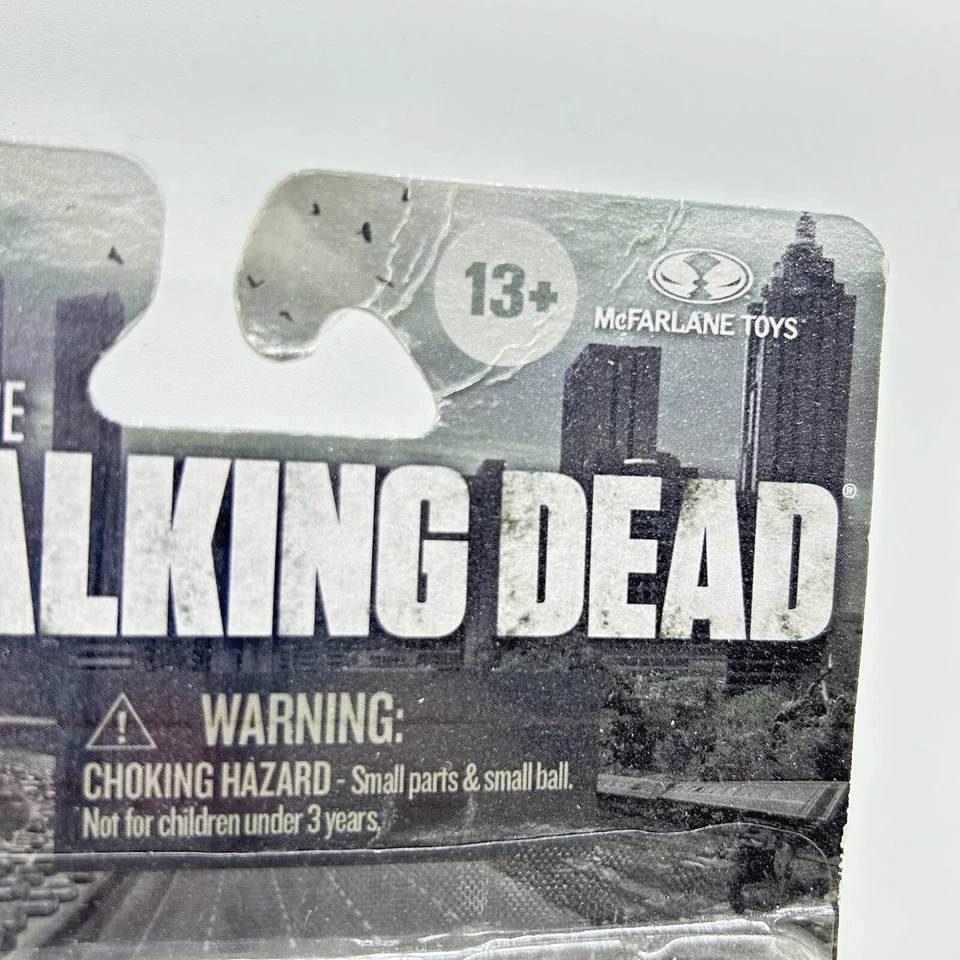 Figura de acción The Walking Dead Michonne McFarlane 5” Serie 3 Flashback en tarjeta Foto 3 de 4