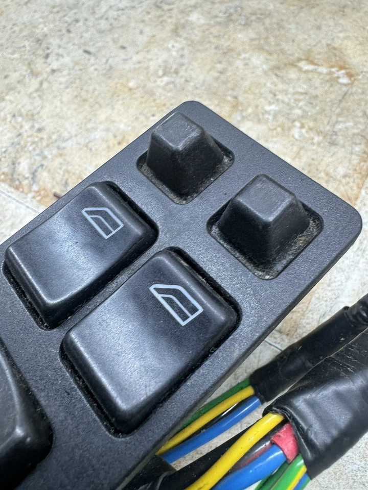1993-1997 Volvo 850 OEM Master Power Window Mirror Switch With Relay & Harness - Image 3 of 4