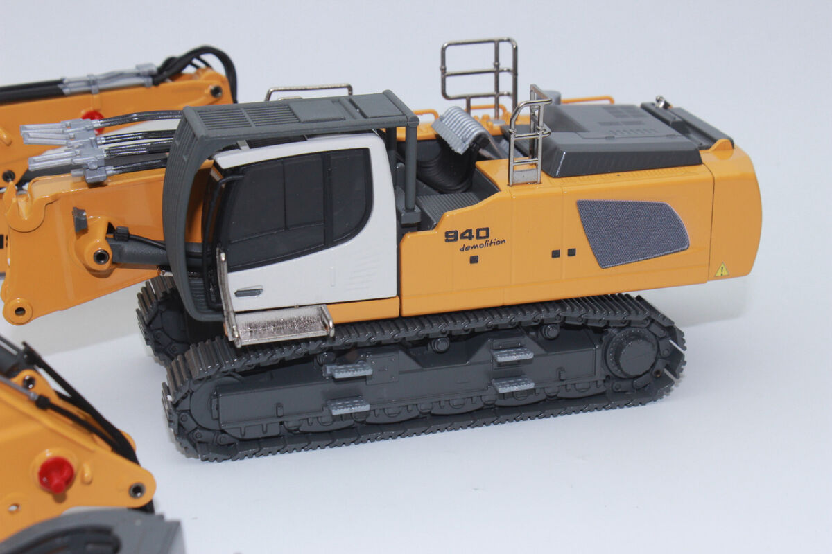 Conrad 2222 Liebherr R 940 Demolition Excavator 1:50 Boxed Conrad 2222 Liebherr R 940 Demolition Excavator 1:50 Boxed