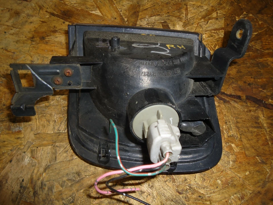 2000 ISUZU РОДЕО RH ПРАВОЙ ПАССАЖИРСКОЙ СТОРОНЕ УГЛОВОЙ СВЕТ - Изображение 4 из 4