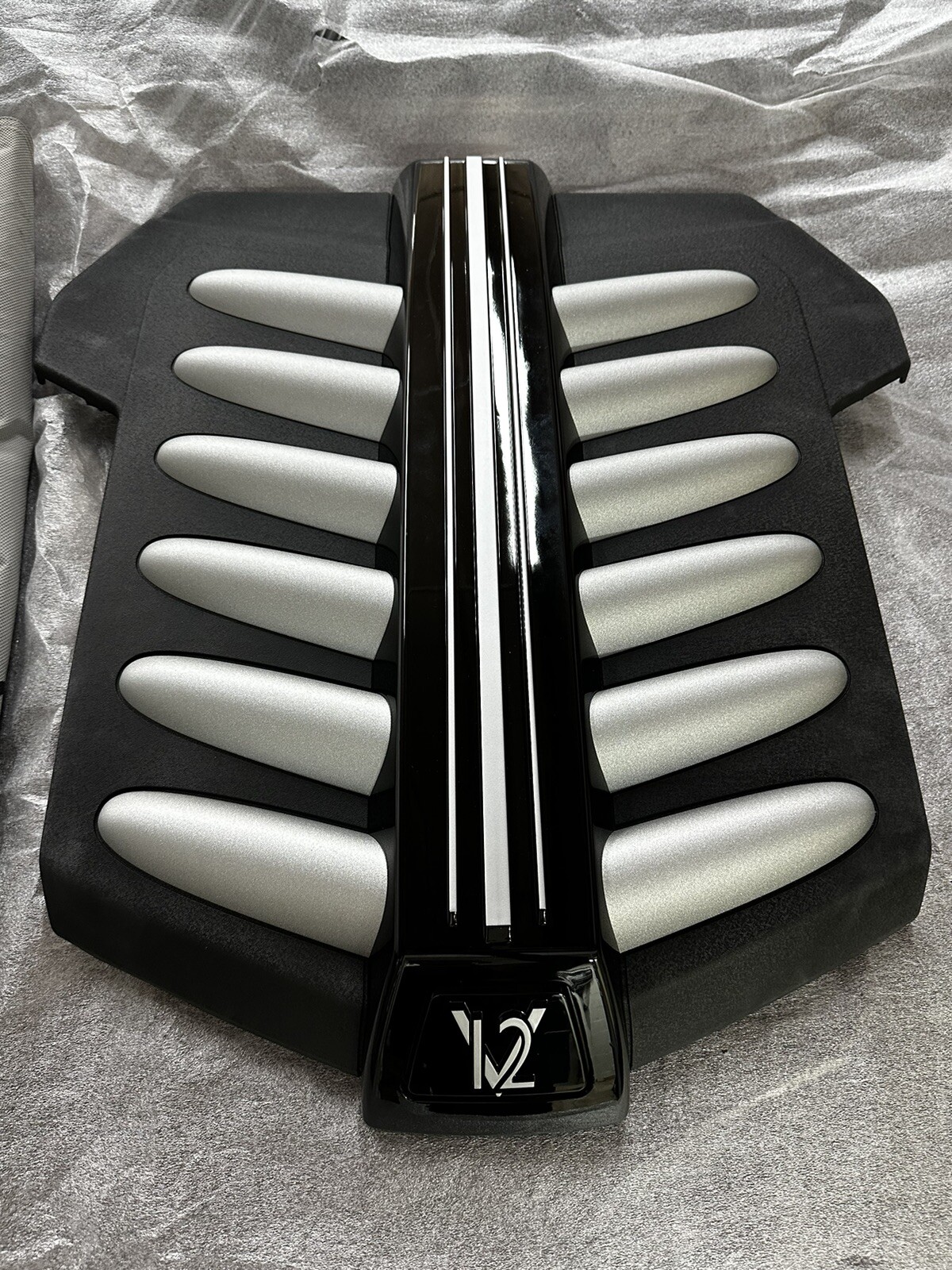 Rolls Royce Ghost Wraith Dawn Phantom Cullinan Engine Cover  13717577501 OEM