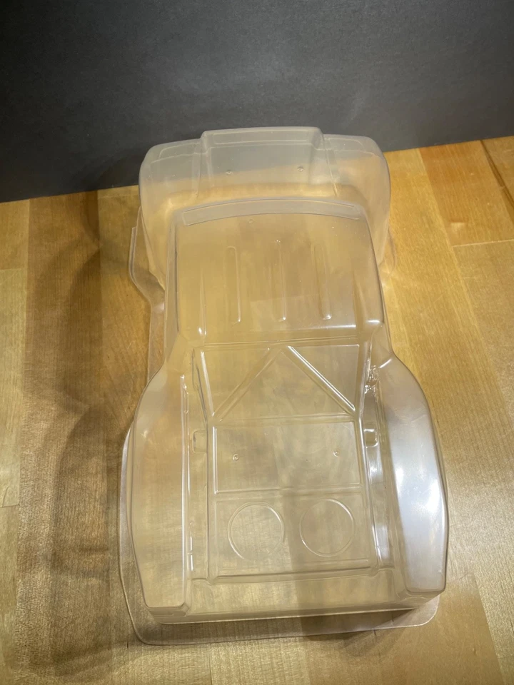 Team Associated 21353 SC18 Short Course Truck 1/18 Body New Old Stock, Open Box - Image 4 of 4