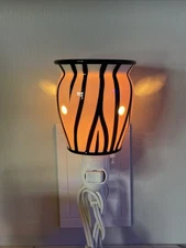 Scentsy Black & White Zebra Plug-In Mini Wall Wax Warmer  