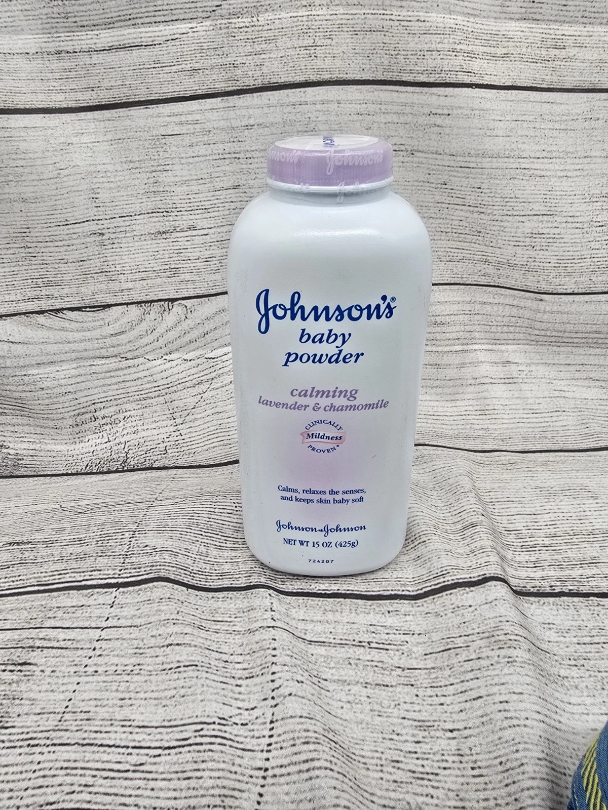VTG Johnson & Johnson's Baby Powder Pure 15 Oz Calming Lavender & Chamomile NOS