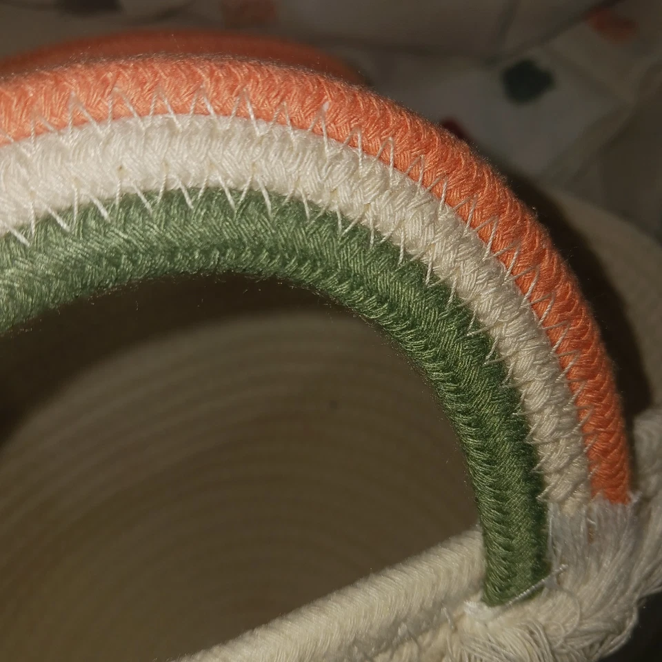 Juego de edredón doble de 2 piezas para niñas y niños crema pompones y cesta tejida arco iris. Nuevo  Foto 4 de 4