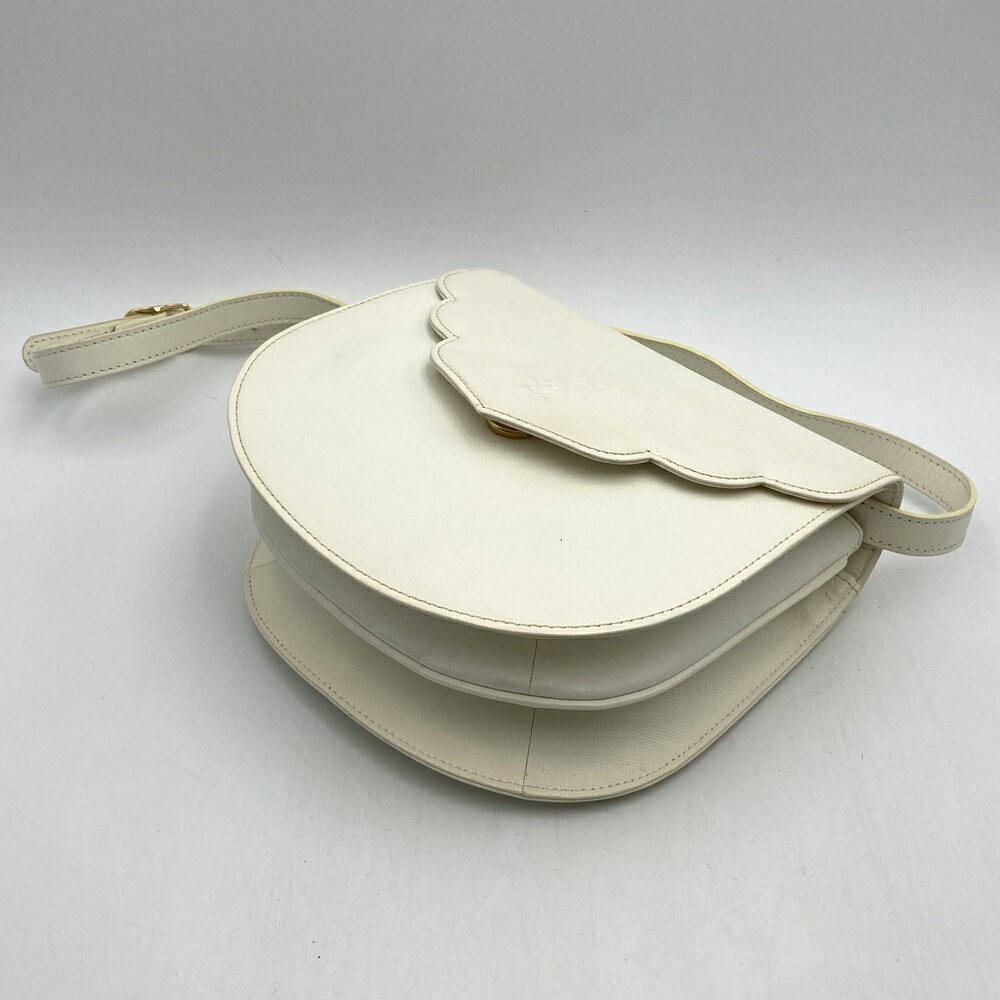 Borsa a tracolla Yves Saint Laurent in pelle bianca da donna vintage 8 1" x 7 5"