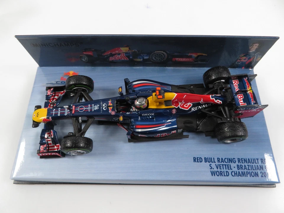 1:43 Minichamps 410120101 Renault RB8 S. Vettel 2012 - Bild 4 von 4